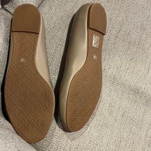 Tory Burch beige flats